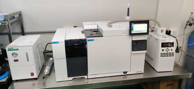 台湾客户采购我司氢气发生器机HSTD-1热解析配安捷伦气相色谱质谱连用仪
